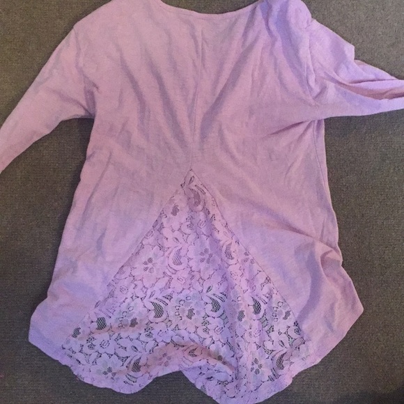 Lace back shirt - Picture 2 of 4